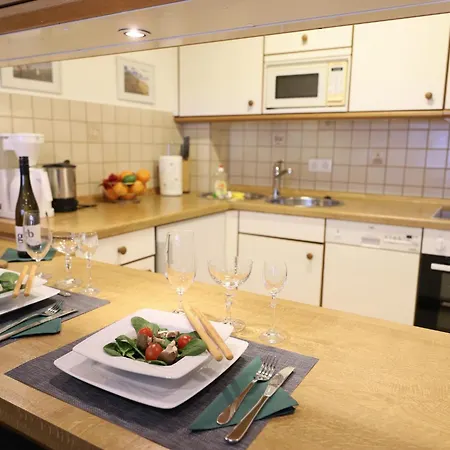 Geraeumige 2-zimmer-appartement Apartman